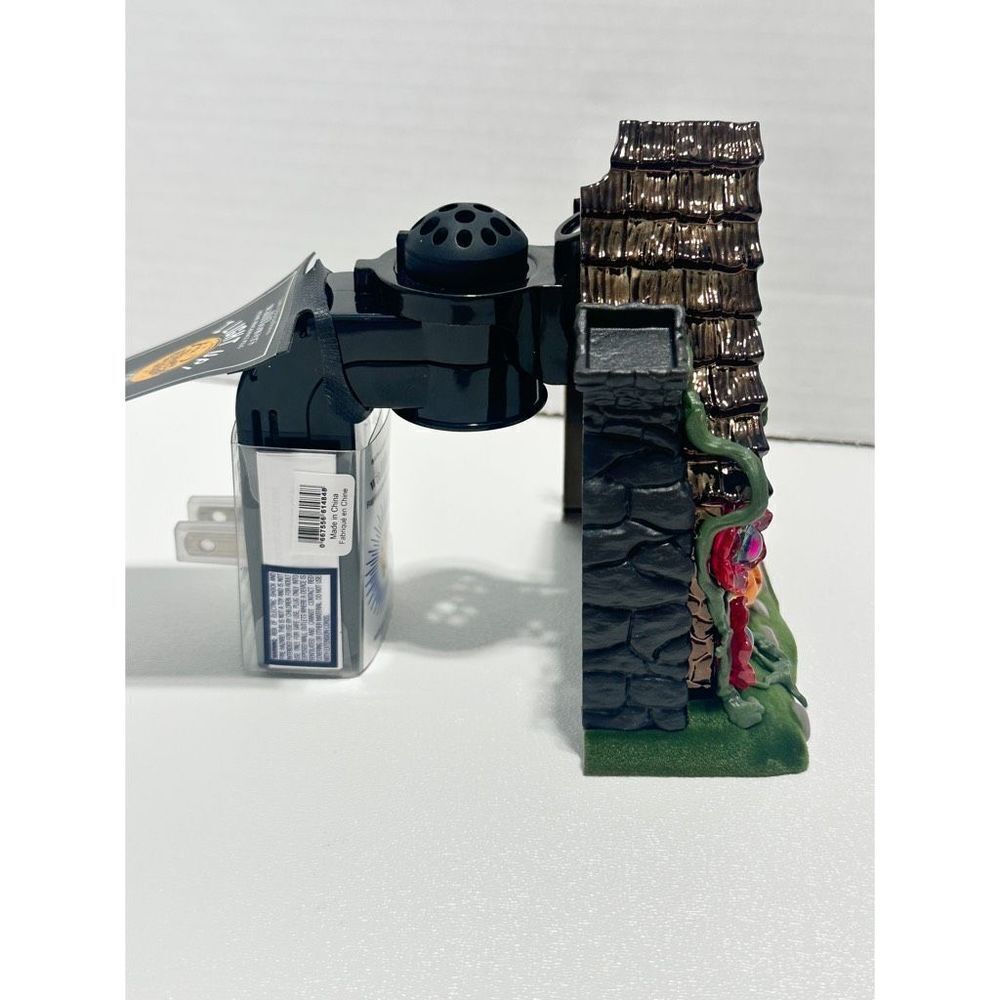 Bath & Body Works Halloween 2022 With Cottage Night Light Projector Wallflower - Picture 3 of 8